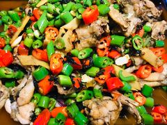 炭烧牛蛙平锅紫苏味-蘭奢雅集·江浙菜(青山江滩店)