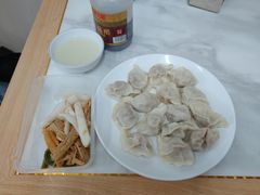 -孖妹上肉饺子馆