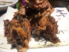 -东口码头·烧鸽子·鱼头泡饼·地方菜(金鹰悦城店)