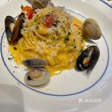 垫一点开下胃。牛肉饭比较实在，一大盘