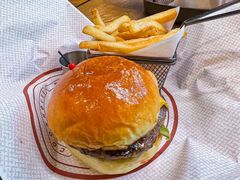 -BOURBON 玻本美式餐厅酒吧(虹桥新天地店)