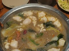-东巴婆婆云南鱼豆花火锅(大东门店)