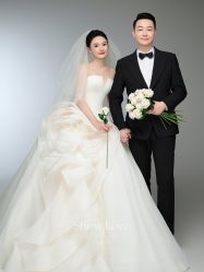 -雪中彩影婚纱摄影·微光艺术中心