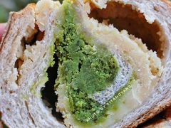抹茶莲蓉碱水面包-谷艺烘焙