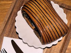 -VERIE BAKEHOUSE