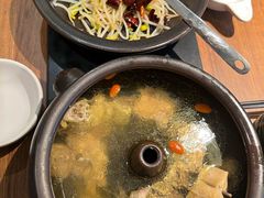 -云海肴·汽锅鸡·云南菜(天山百盛优客店)