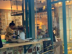 -喵屿·大理花园猫咖