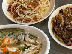 -丹水桥地锅鱼·翘嘴鲌·地方特色全鱼宴(丹江口大坝店)