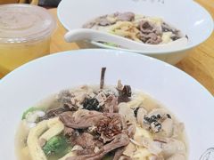 -甘掌门·化州驰名牛杂粉(越秀店)