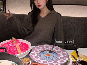 杭州果然遥遥领先。。火锅底料西湖龙井！！