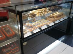 面包甜点陈列柜-上海哈尔滨食品厂(淮海中路店)