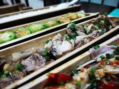 -胡须哥网红竹筒菜