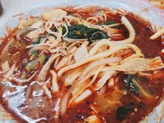 -老邮差酸辣粉麻辣烫(步行街店)