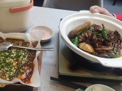 -有红鸡毛店·川菜(建设路店)