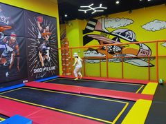-爱蹦iBOON蹦床运动馆(江汉店)