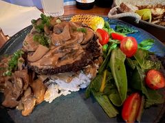 汉堡肉蘑菇饭-Mesa Madre梅萨妈妈·Bintana(国贸店)