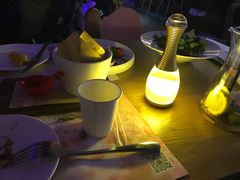 -樱花里音乐餐吧·牛扒椰子鸡(东圃店)