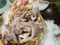 -洪氏嗨捞·广东猪肚鸡·椰子鸡火锅(西咸万象城店)