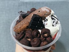 草莓配红丝绒蛋糕-DQ·蛋糕·冰淇淋(科华王府井店)