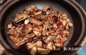 Stir-Fried Xiangtan Local Chicken with Camellia Oil