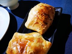 新疆烤包子-伊带伊路新疆美食府(呼家楼店)