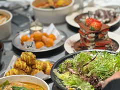 -W COLLECTIVE  DESSERT SHOP