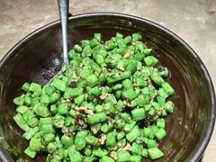 橄榄菜炒刀豆-新白鹿餐厅(金鹰新街口店)
