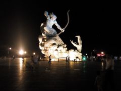 -巴陵广场