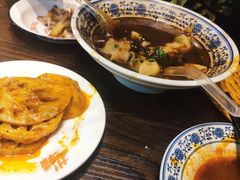 -爆炸头阿姨小四川正宗川味小吃(无任何分店)