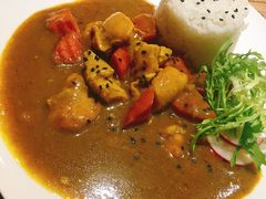 咖喱鸡块配时蔬米饭-威克特披萨汉堡