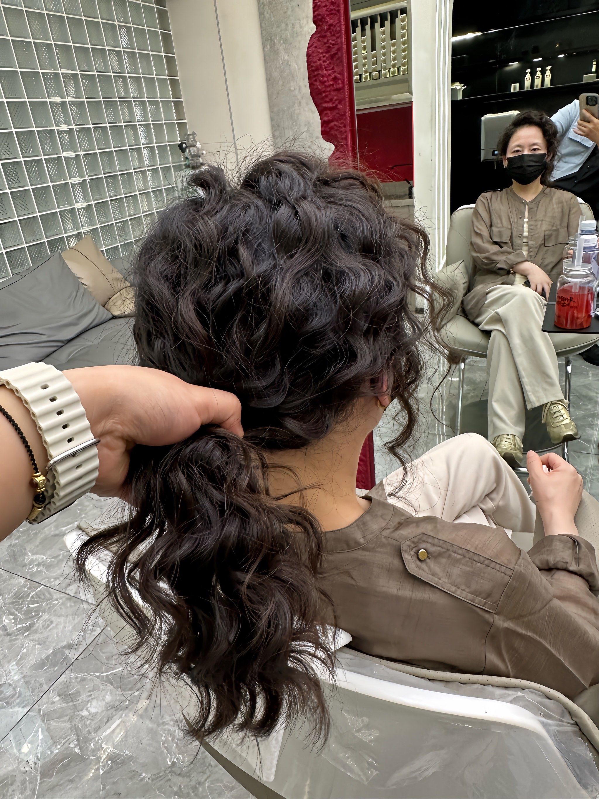 正统羊毛卷
扎起来好看的头发你见过吗
家人们最近一直被种草扎