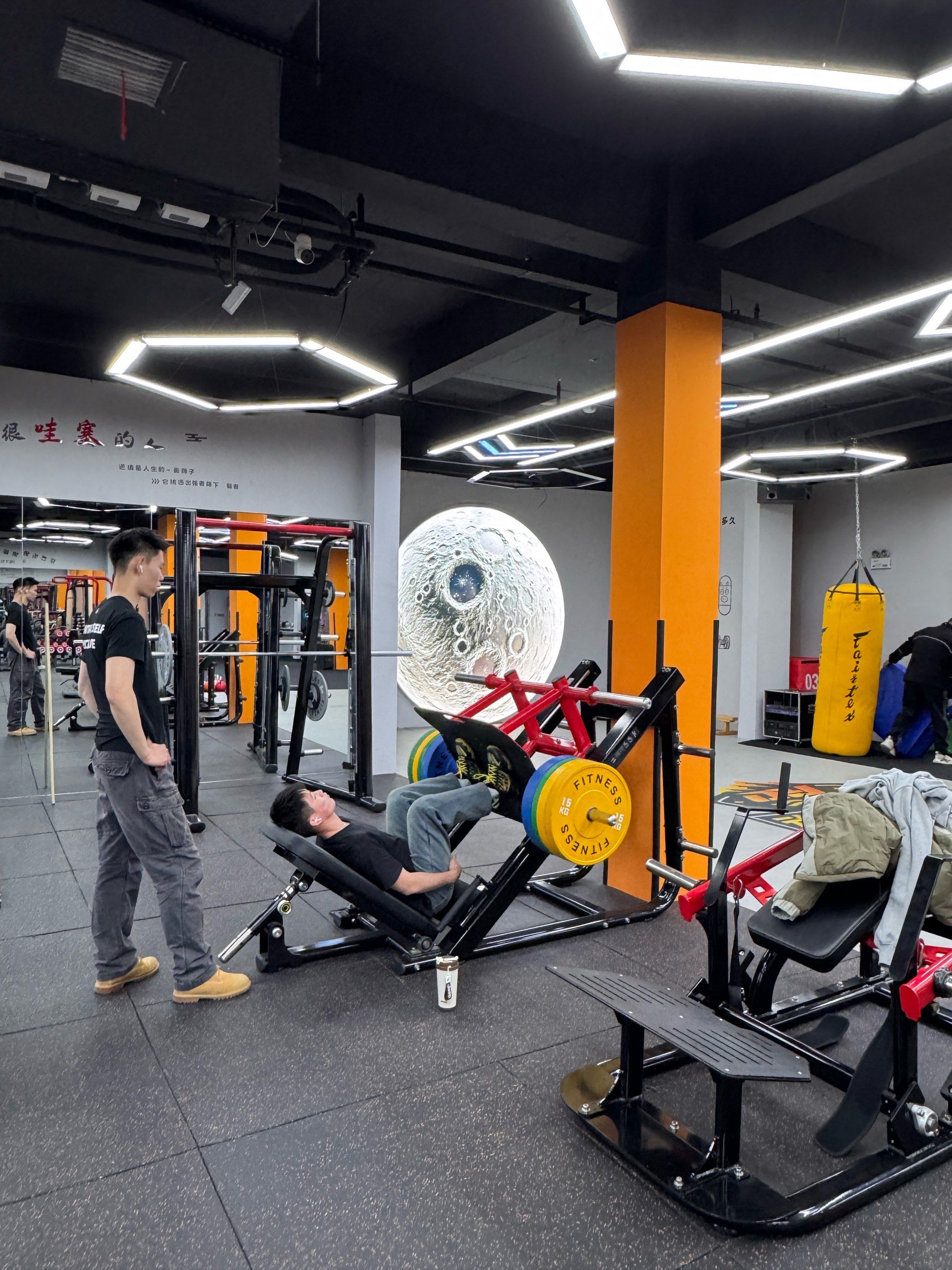 运动要坚持✊
我过来动也健身真的还不错
他们的教练都非常有