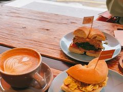 -Catch Bagel(芳草地店)