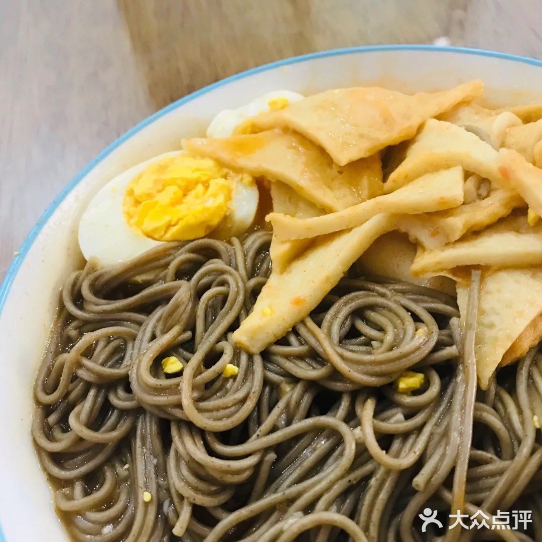 分享今天的午飯 蕎麥麵芝士年糕魚餅雞蛋