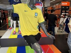 -NIKE上海青浦换季优惠店