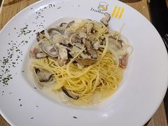 活蚬蒜香煙肉忌廉汁天-意八餐厅(黄大仙中心店)