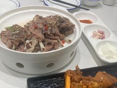 -民族手抓羊肉馆·滩羊手抓·烤全羊