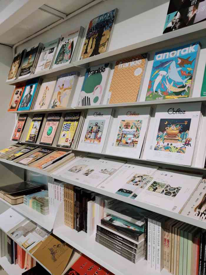 香蕉鱼书店-"七拐八拐的不好找破旧的道路周边接地气.