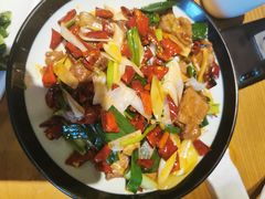 -隔壁老王·家常云南菜(花巷店)