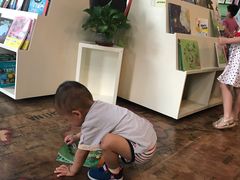 -钟书阁(松江泰晤士小镇店)