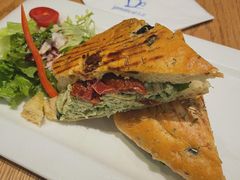 青酱鸡肉三明治-Jamaicablue Coffeeshop(中央广场店)