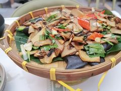 包烧野生牛肝菌-云海肴·汽锅鸡·云南菜(高德置地店)