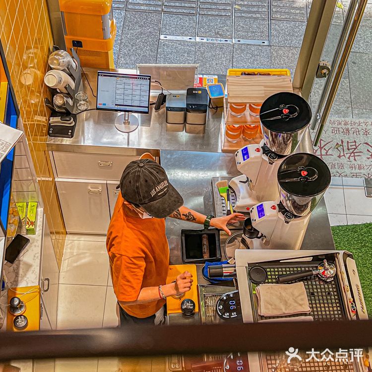 广州新店‼️‼️北京路这家咖啡店也太好拍了吧🥤🥤🥤