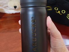 -星巴克(上海虹桥新天地二店)