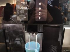 免费美式咖啡-HELLO 27 意面·沙拉·帕尼尼