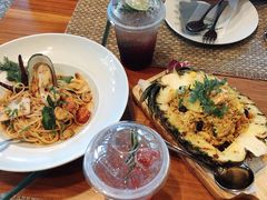 -Chom Cafe and Restaurant