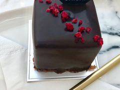 -UNI UNI(环亚凯瑟琳店)