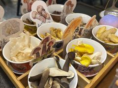 -菌自由丨野生菌火锅特色庭院餐厅(丽江古城店)