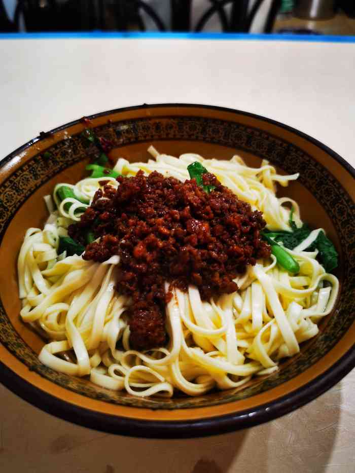 川味面-"成都市区已经很难吃到这种味道的红汤炸酱面.