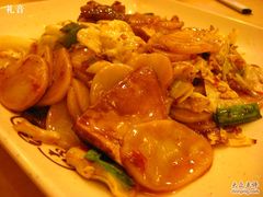 回锅肉炒年糕，油乎乎-咬不得高祖生煎·简餐(高银街店)
